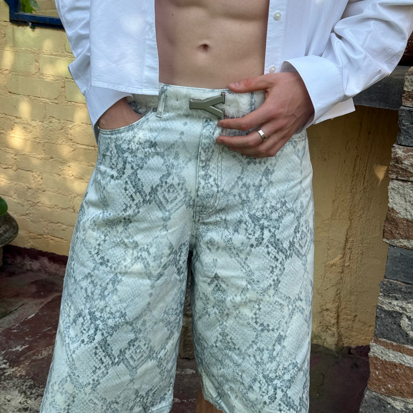 Y Fluffy Belt (White)