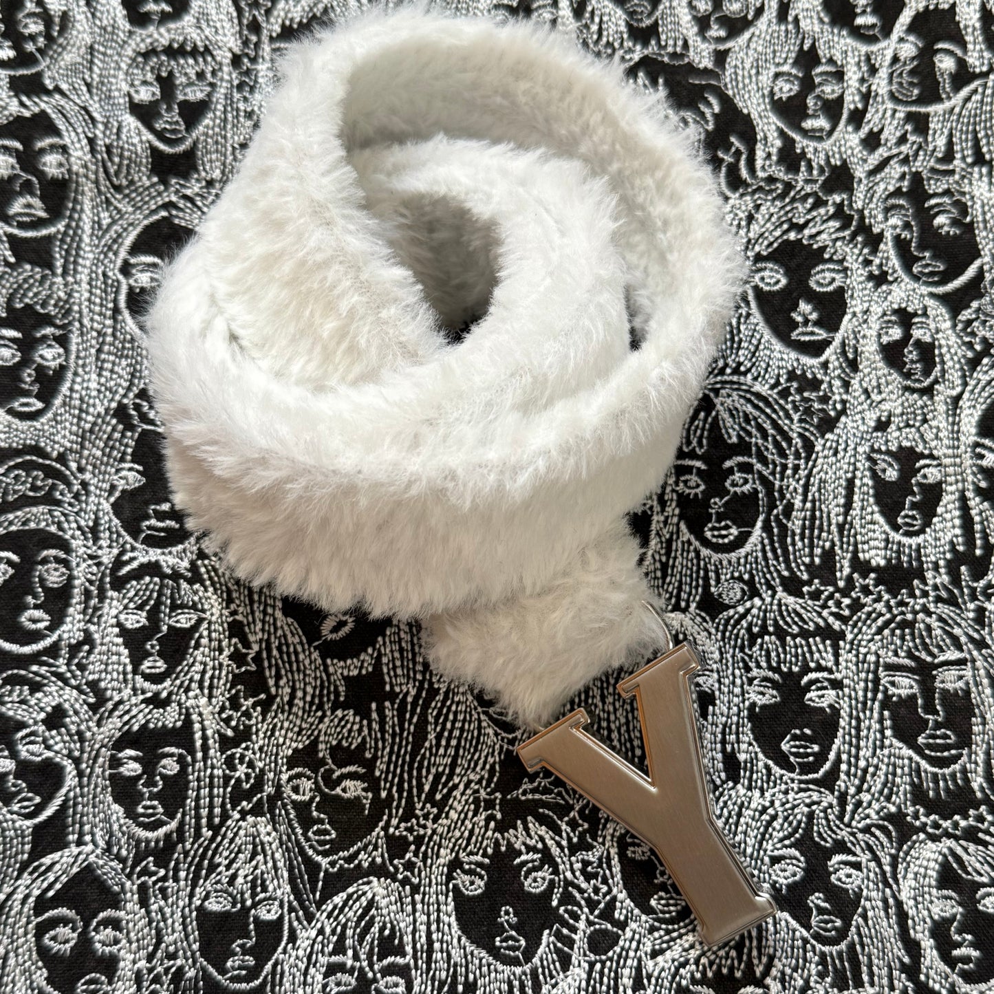 Y Fluffy Belt (White)